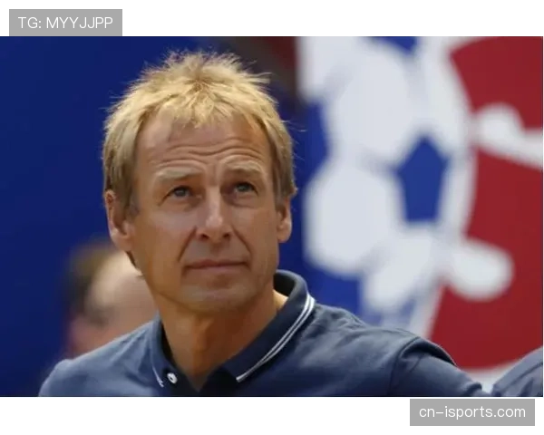 中场推进结构偏置：克林斯曼分散策应下的角色负担分析