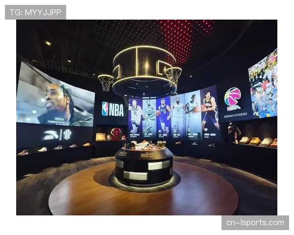 乔丹·汤普森拎着塑料袋外卖配着贵表，那画面把我又羡慕又无语